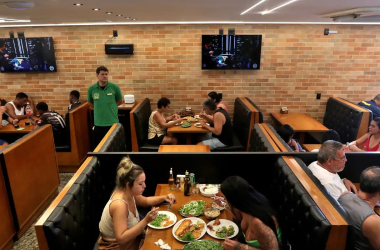 Setor de serviços cresce 0,1% em agosto e amplia recorde